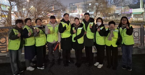 “빛을 밝히자! 길을 지키자!”…